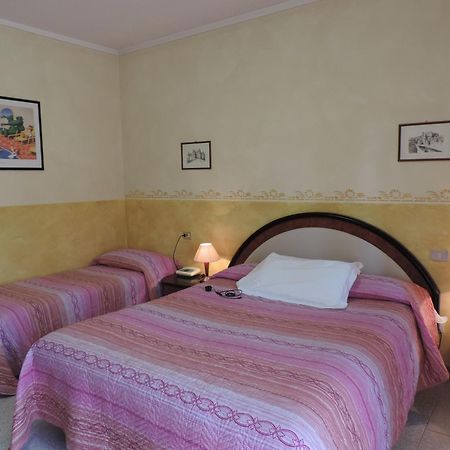 Aquamaris Otel Sala Baganza Dış mekan fotoğraf
