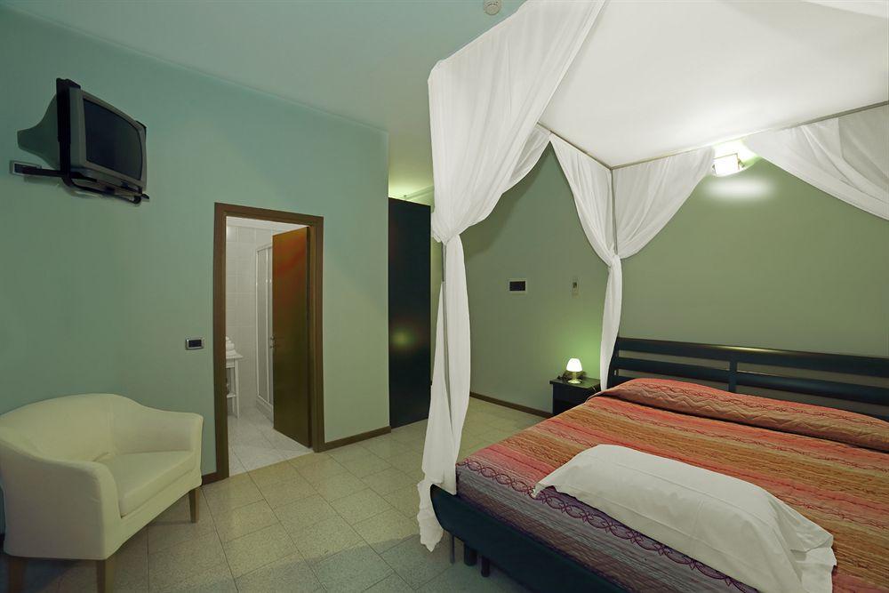 Aquamaris Otel Sala Baganza Dış mekan fotoğraf