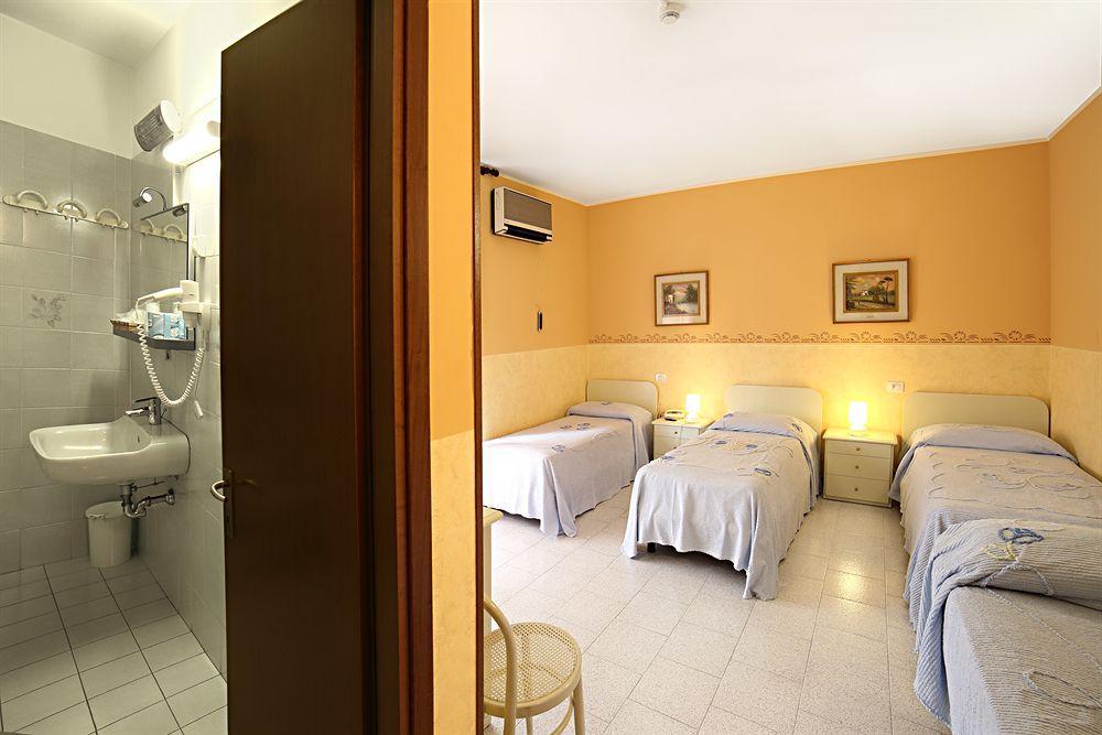 Aquamaris Otel Sala Baganza Dış mekan fotoğraf