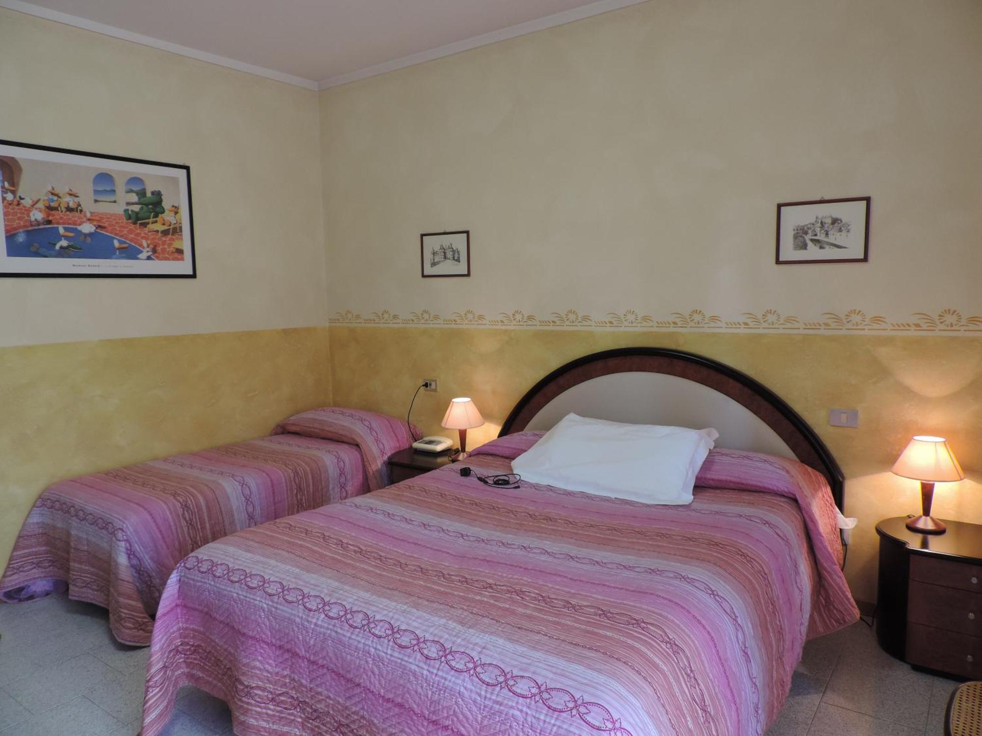 Aquamaris Otel Sala Baganza Dış mekan fotoğraf