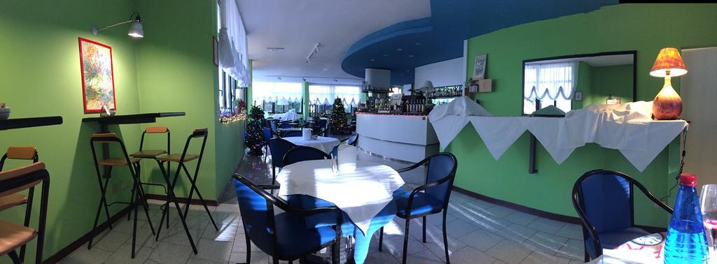 Aquamaris Otel Sala Baganza Dış mekan fotoğraf