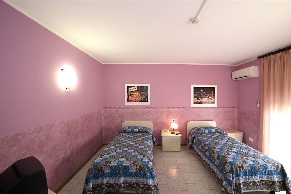 Aquamaris Otel Sala Baganza Dış mekan fotoğraf