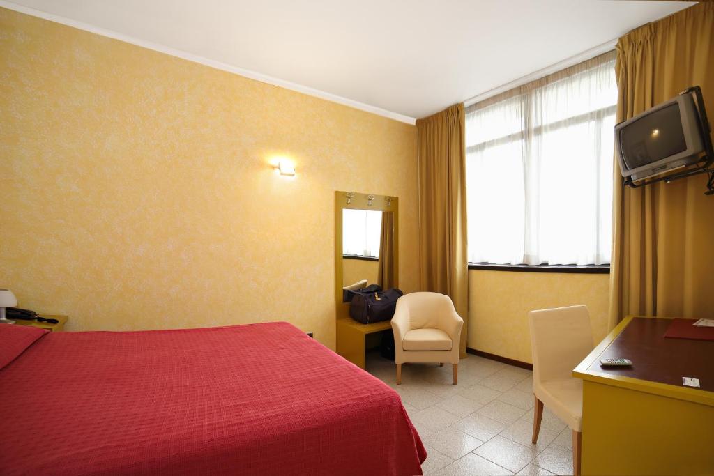 Aquamaris Otel Sala Baganza Oda fotoğraf